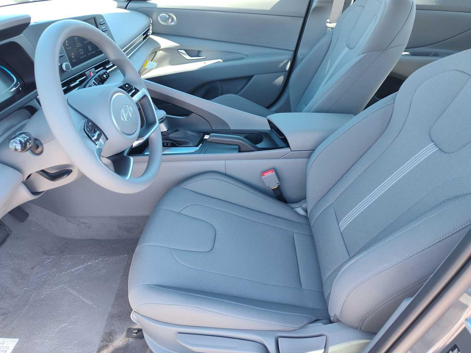 Thumbnail: 2025 Hyundai Elantra - 10