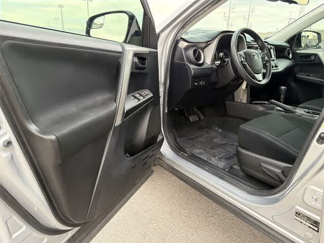 Thumbnail: 2017 Toyota RAV4 - 12