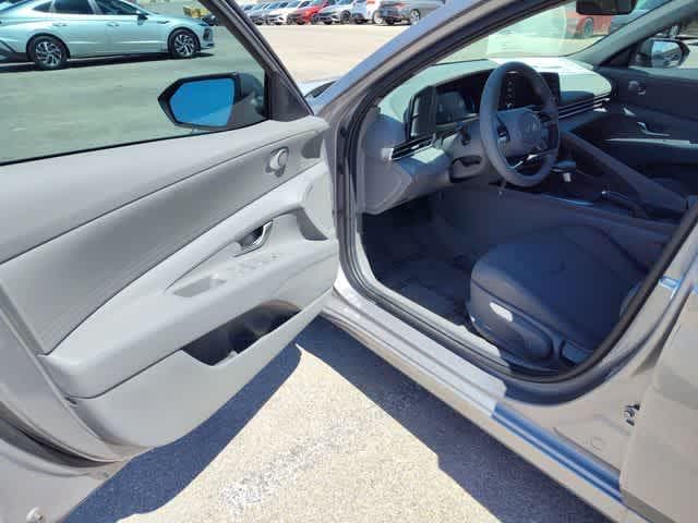 Thumbnail: 2026 Hyundai Elantra - 10