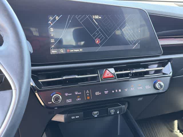 Thumbnail: 2023 Kia Niro - 21