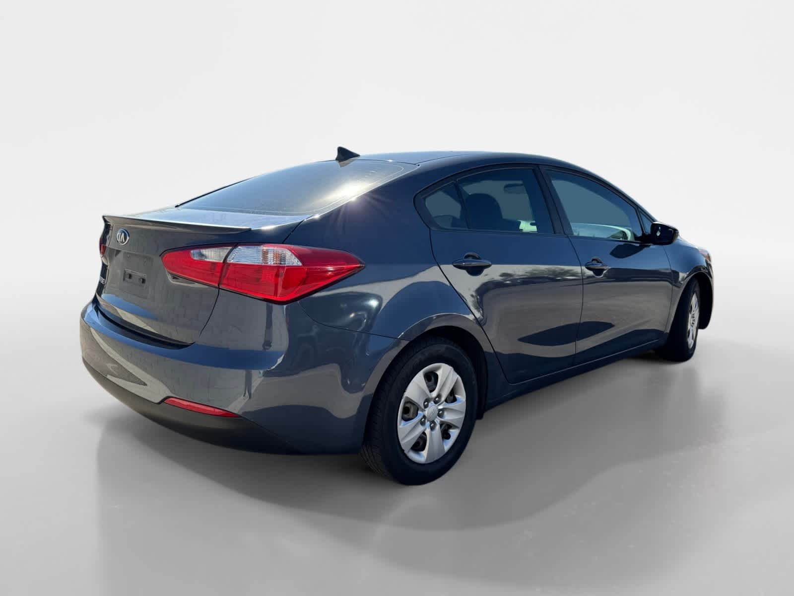 Thumbnail: 2016 Kia Forte - 3