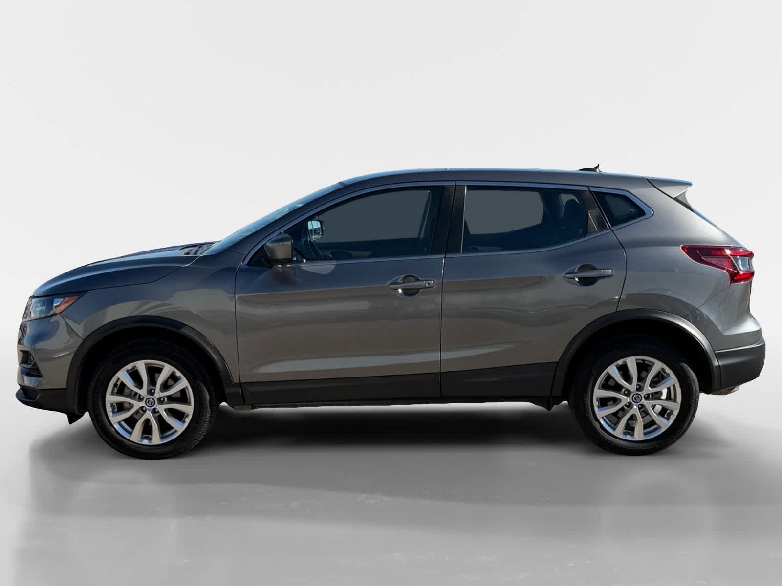 2021 Nissan Rogue Sport S photo 2
