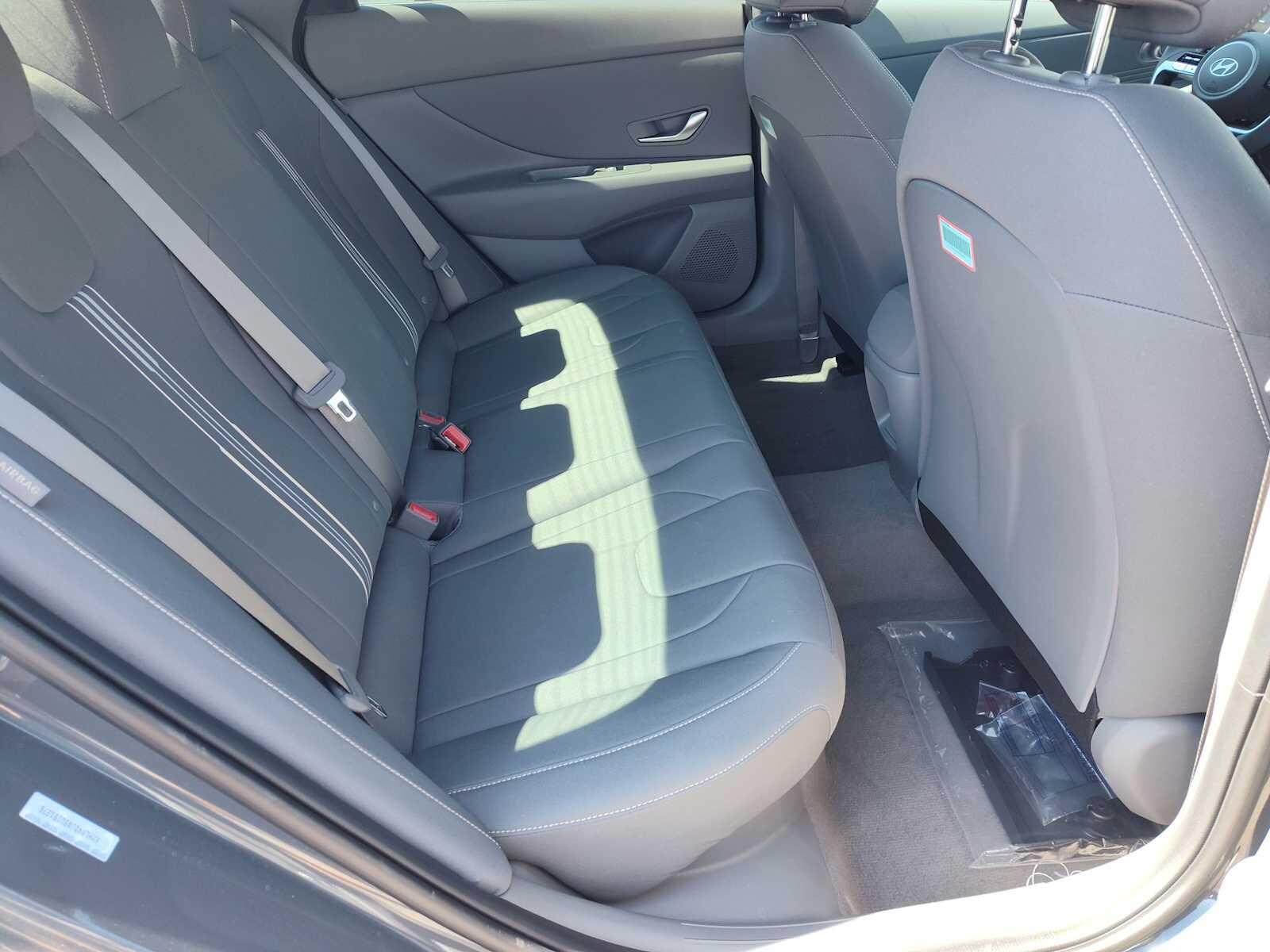 Thumbnail: 2025 Hyundai Elantra - 17