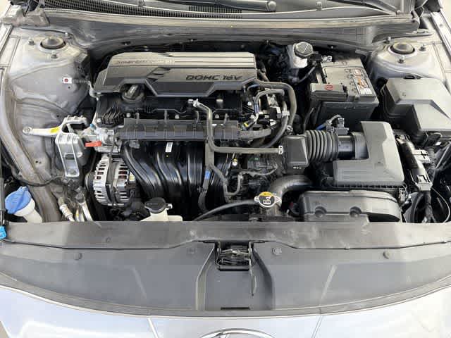 Thumbnail: 2022 Hyundai Elantra - 11