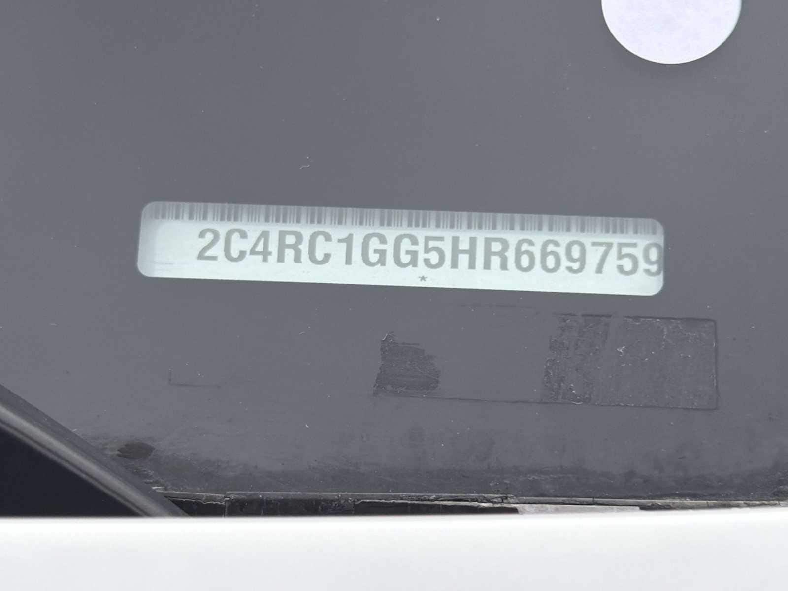 Thumbnail: 2017 Chrysler Pacifica - 29