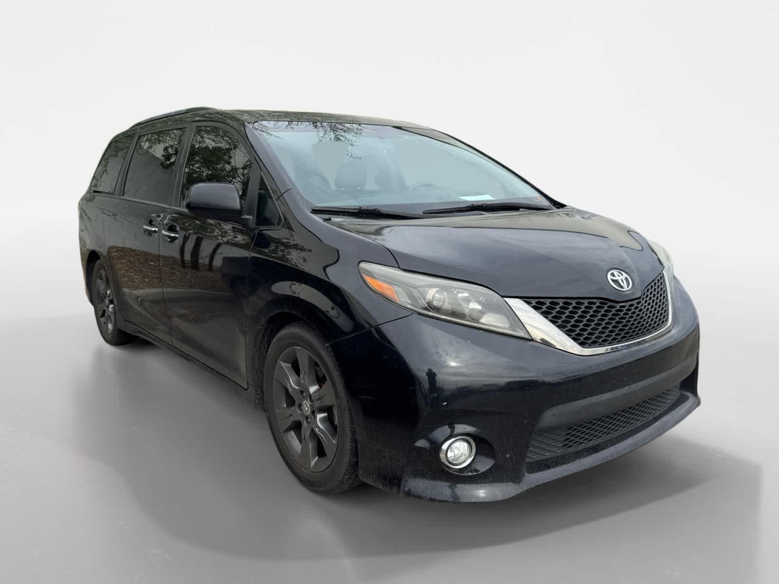 Thumbnail: 2016 Toyota Sienna - 2