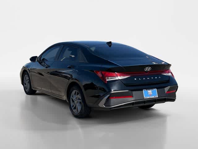Thumbnail: 2024 Hyundai Elantra - 3