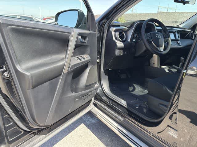 Thumbnail: 2015 Toyota RAV4 - 10