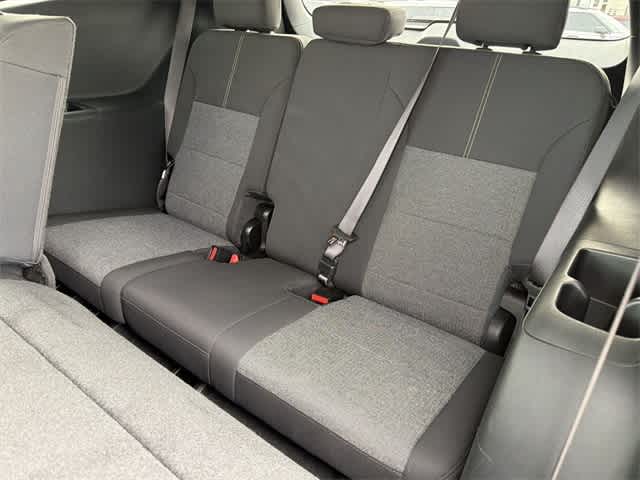 Thumbnail: 2025 GMC Acadia - 7