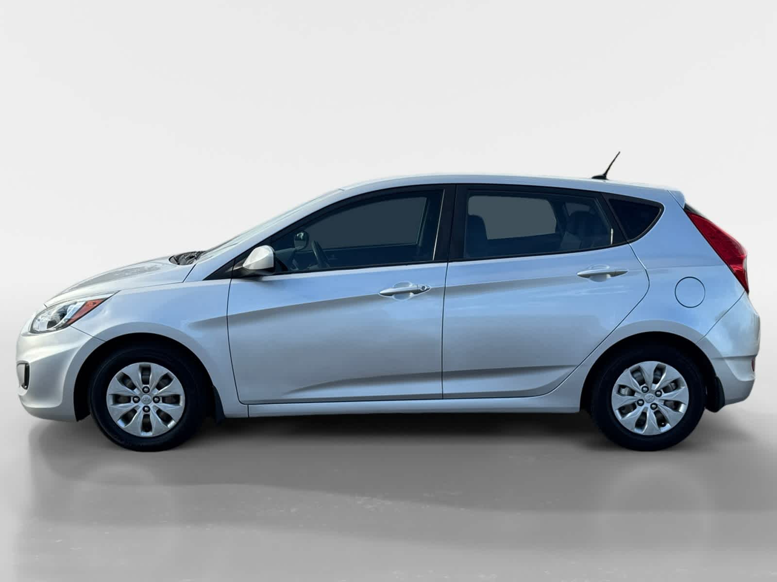 2016 Hyundai Accent SE 3