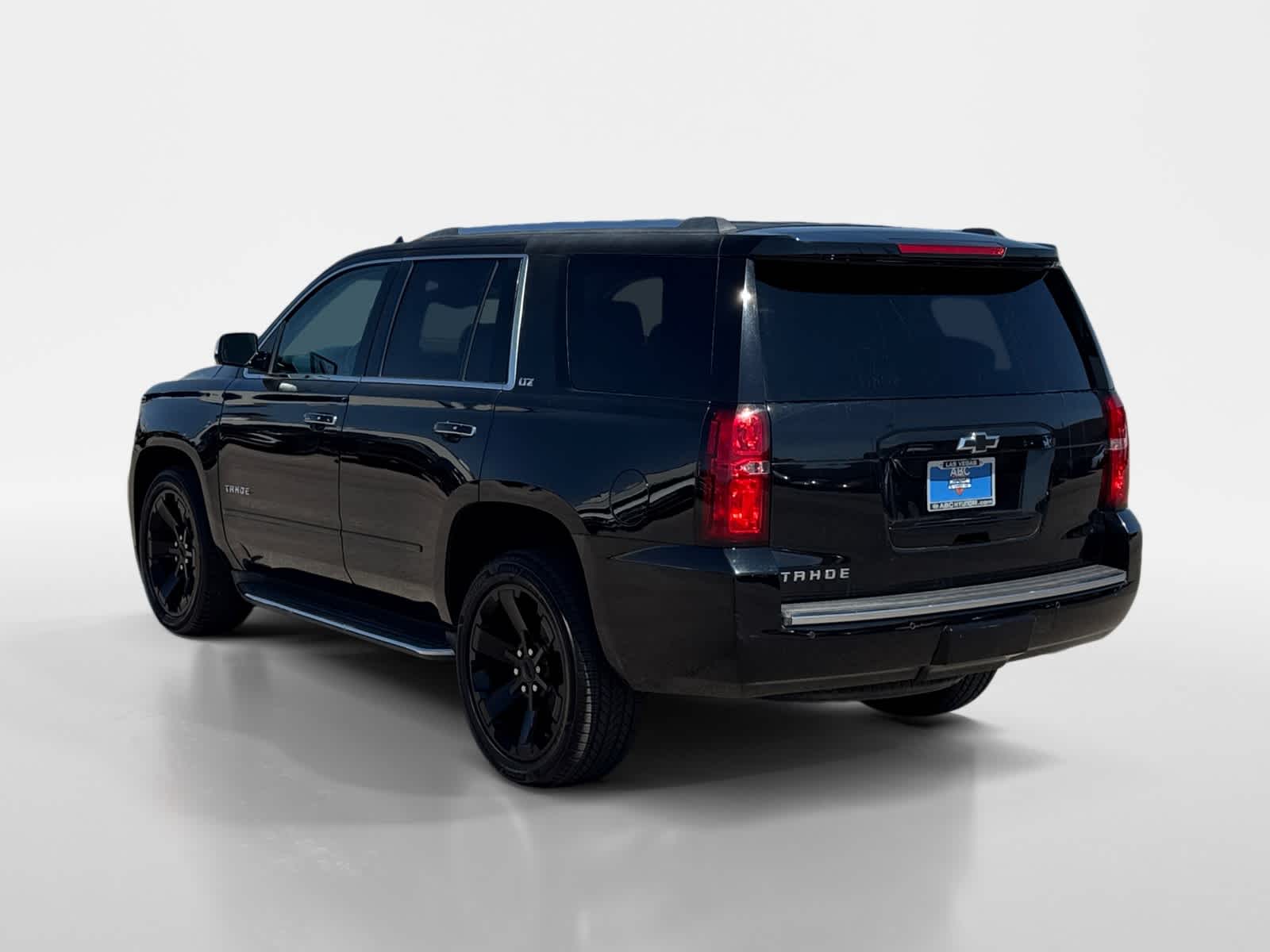 Thumbnail: 2016 Chevrolet Tahoe - 3