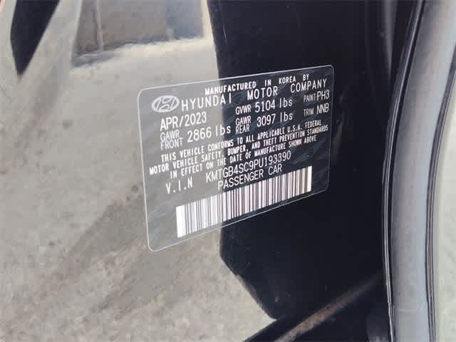 Thumbnail: 2023 Genesis G80 - 28