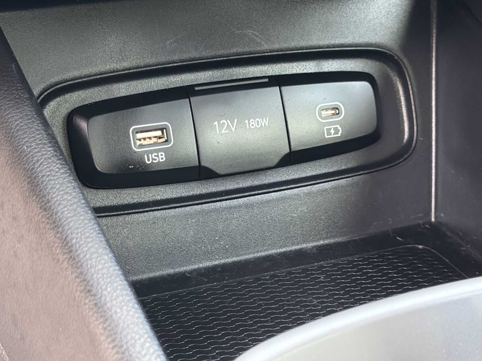 Thumbnail: 2023 Hyundai Venue - 23