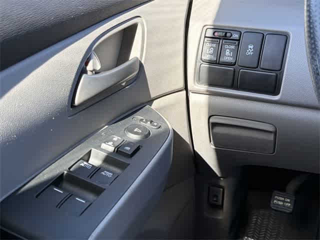 Thumbnail: 2012 Honda Odyssey - 15