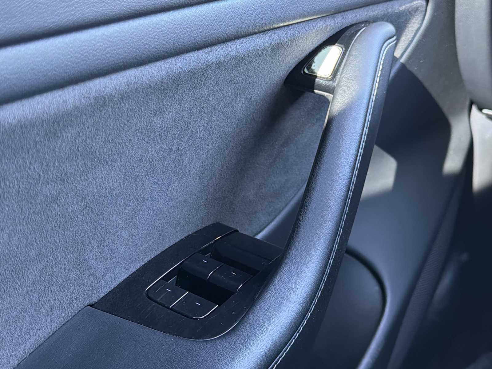 Thumbnail: 2018 Tesla Model 3 - 21