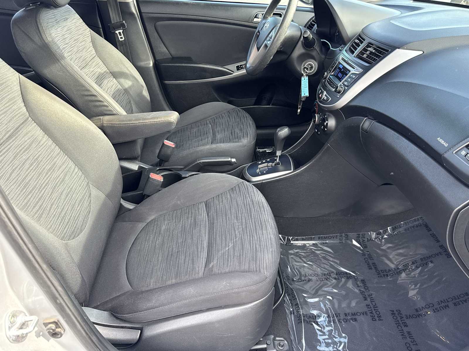 2016 Hyundai Accent SE 17