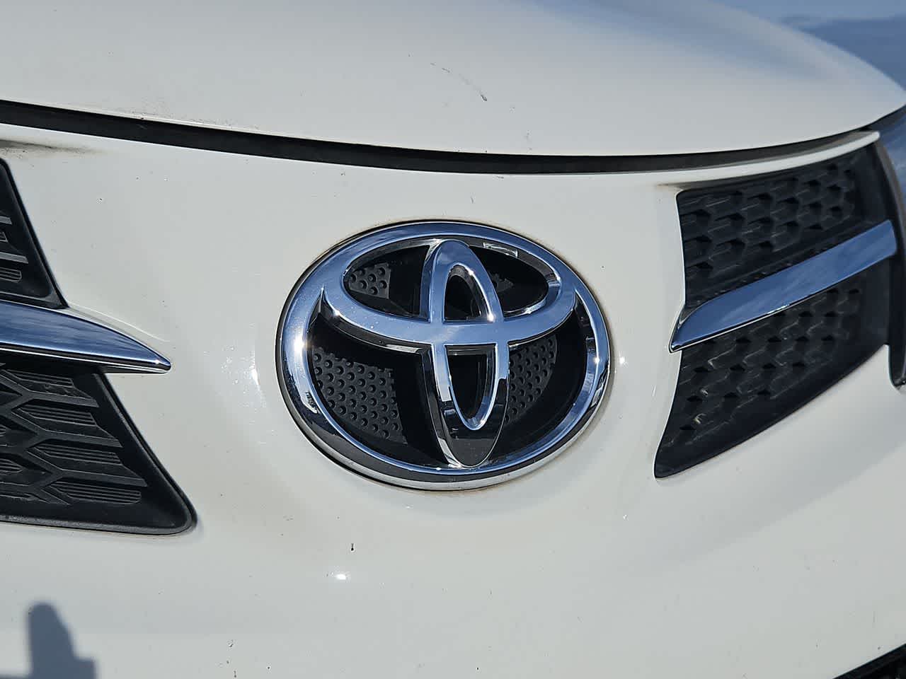 2015 Toyota RAV4 XLE 11
