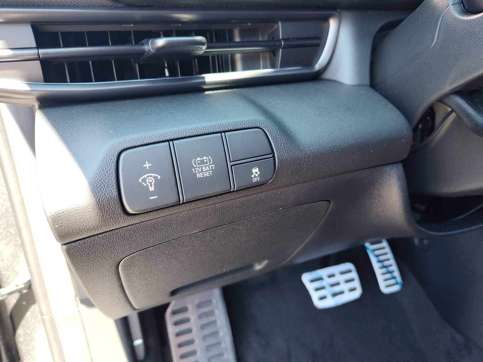 Thumbnail: 2025 Hyundai Elantra - 14