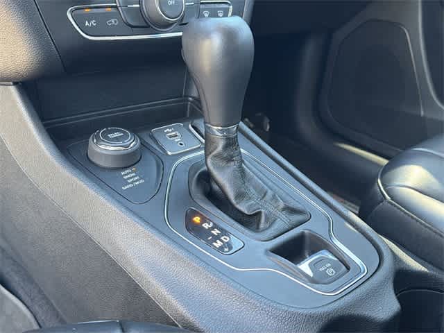 Thumbnail: 2020 Jeep Cherokee - 24