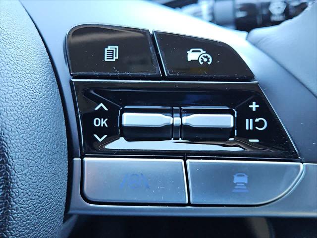 Thumbnail: 2025 Hyundai Elantra - 23