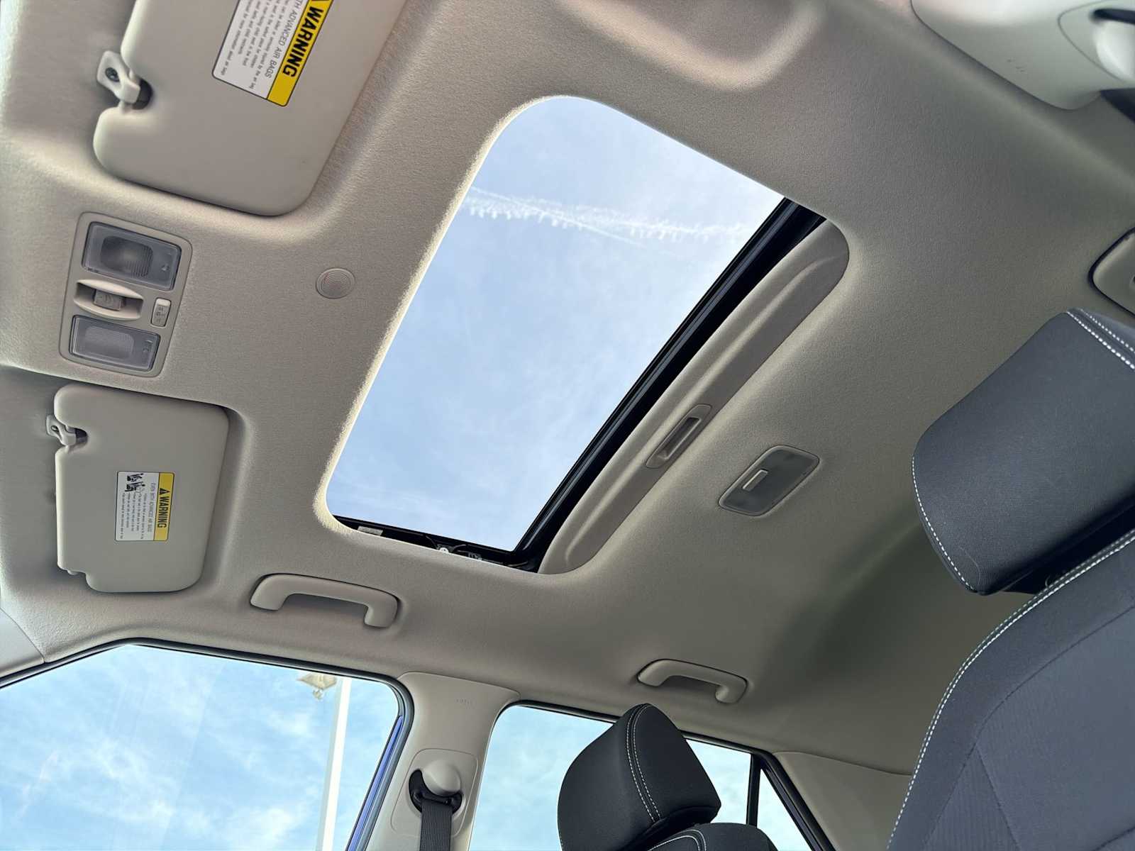 Thumbnail: 2023 Hyundai Venue - 16