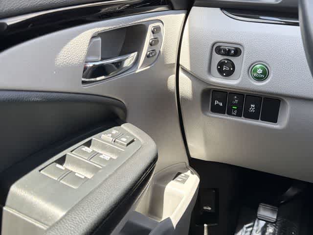Thumbnail: 2021 Honda Pilot - 15