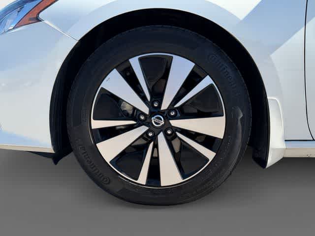Thumbnail: 2021 Nissan Altima - 9