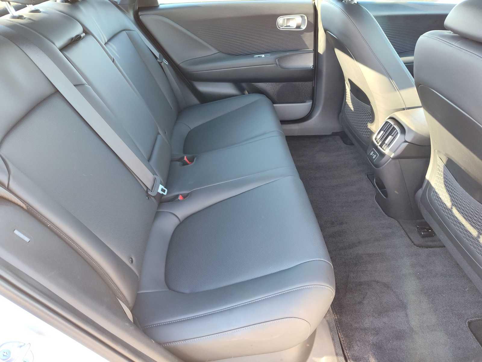 Thumbnail: 2024 Hyundai Ioniq 6 - 21