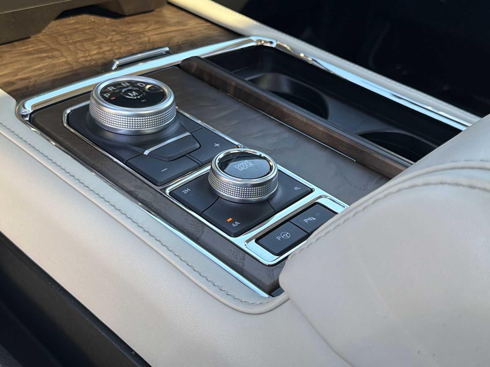 Thumbnail: 2021 Ford Expedition - 27