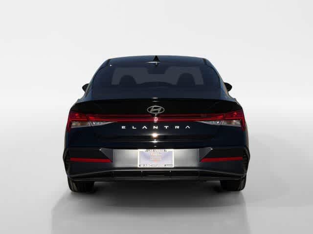 Thumbnail: 2026 Hyundai Elantra - 4