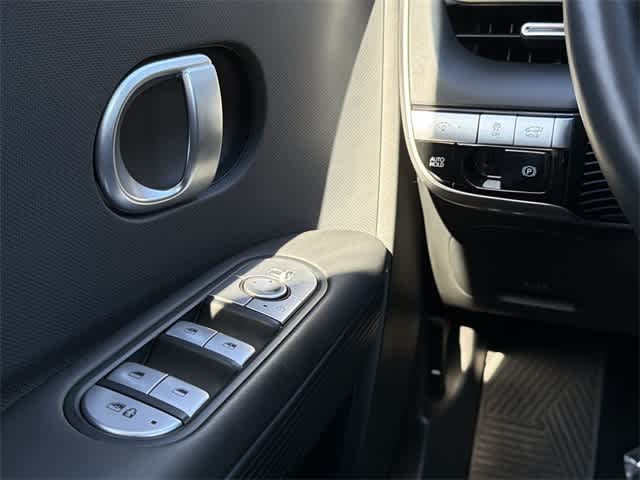 Thumbnail: 2024 Hyundai Ioniq 5 - 17