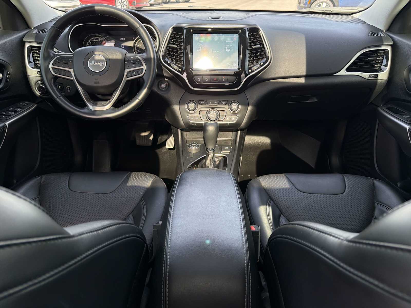 Thumbnail: 2021 Jeep Cherokee - 12