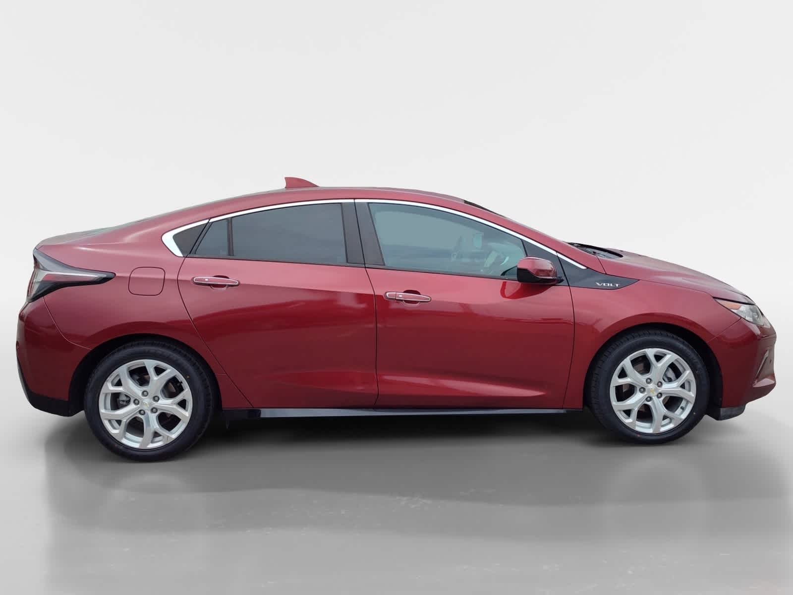 Thumbnail: 2017 Chevrolet Volt - 6