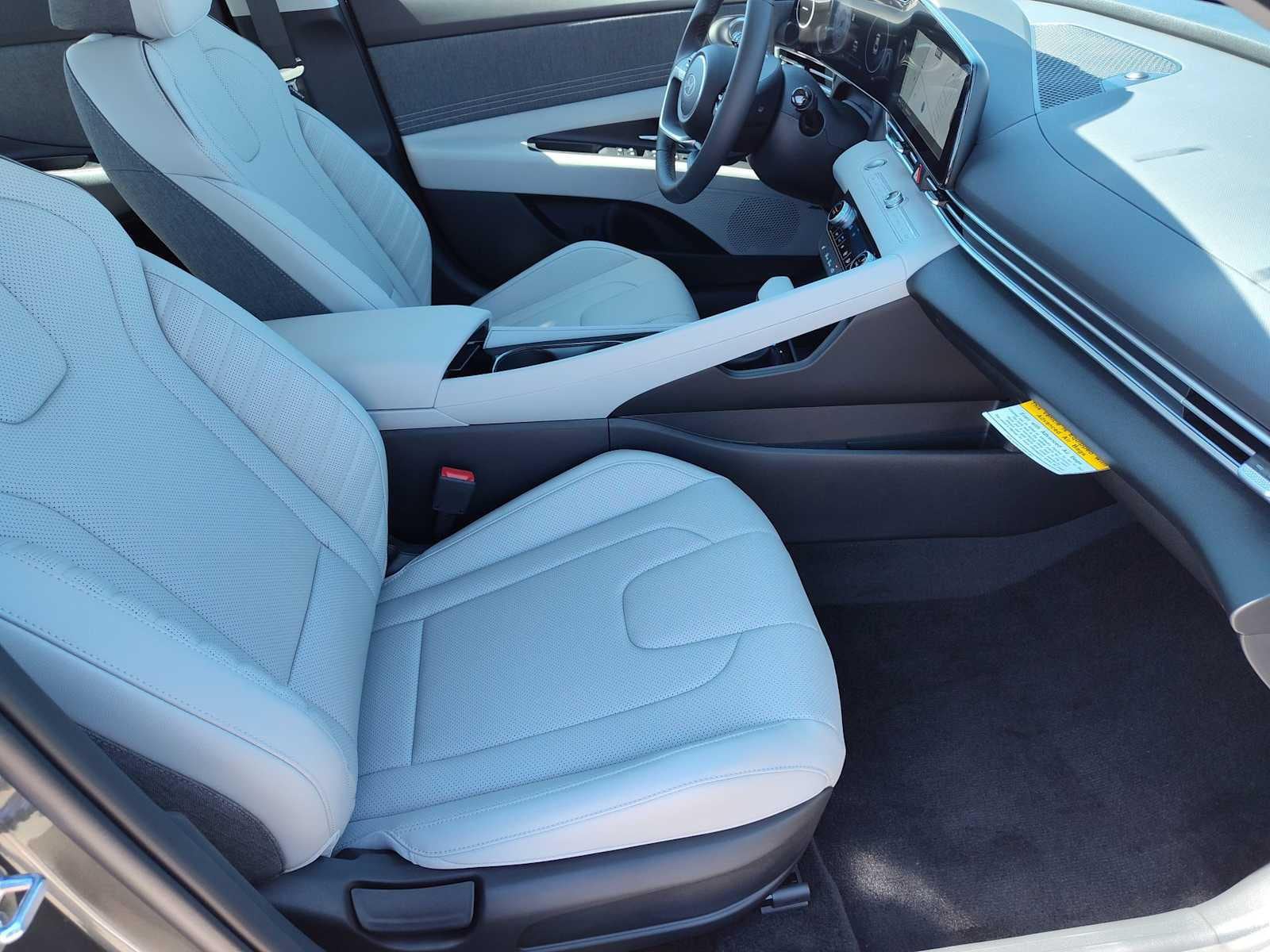 Thumbnail: 2025 Hyundai Elantra - 19
