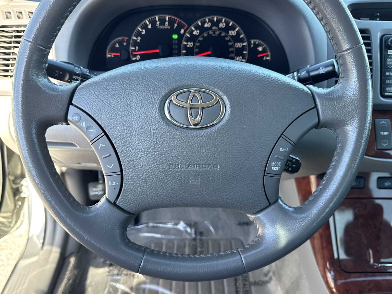 Thumbnail: 2005 Toyota Camry - 21