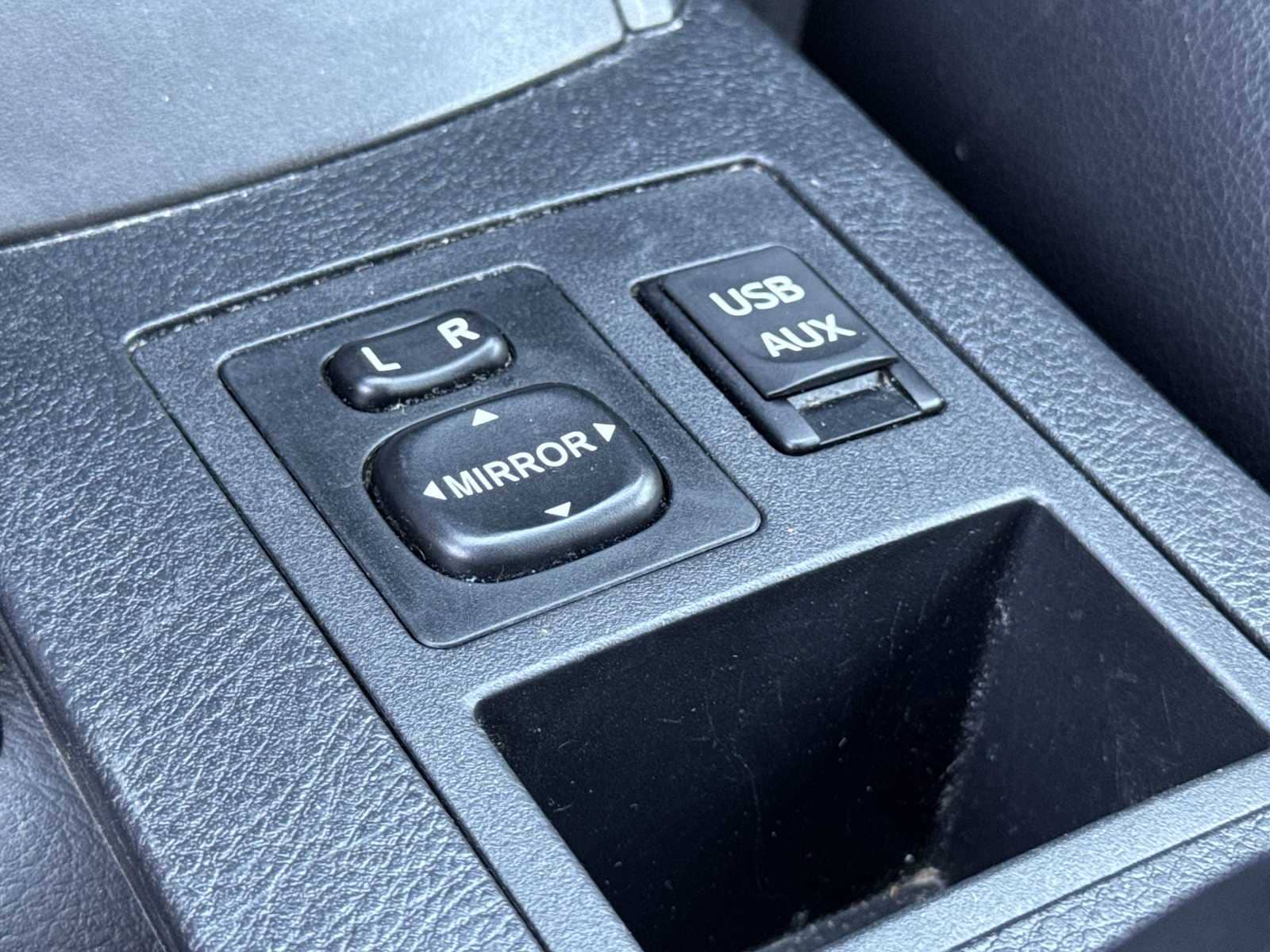 Thumbnail: 2012 Toyota RAV4 - 24