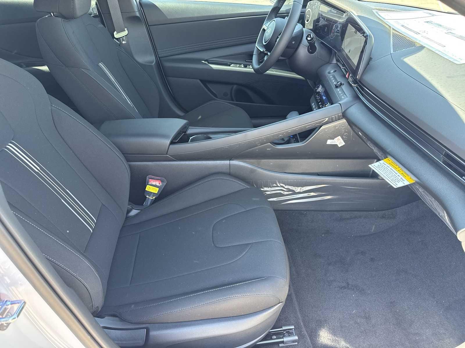 Thumbnail: 2025 Hyundai Elantra - 18