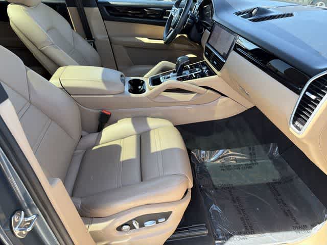 Thumbnail: 2019 Porsche Cayenne - 19