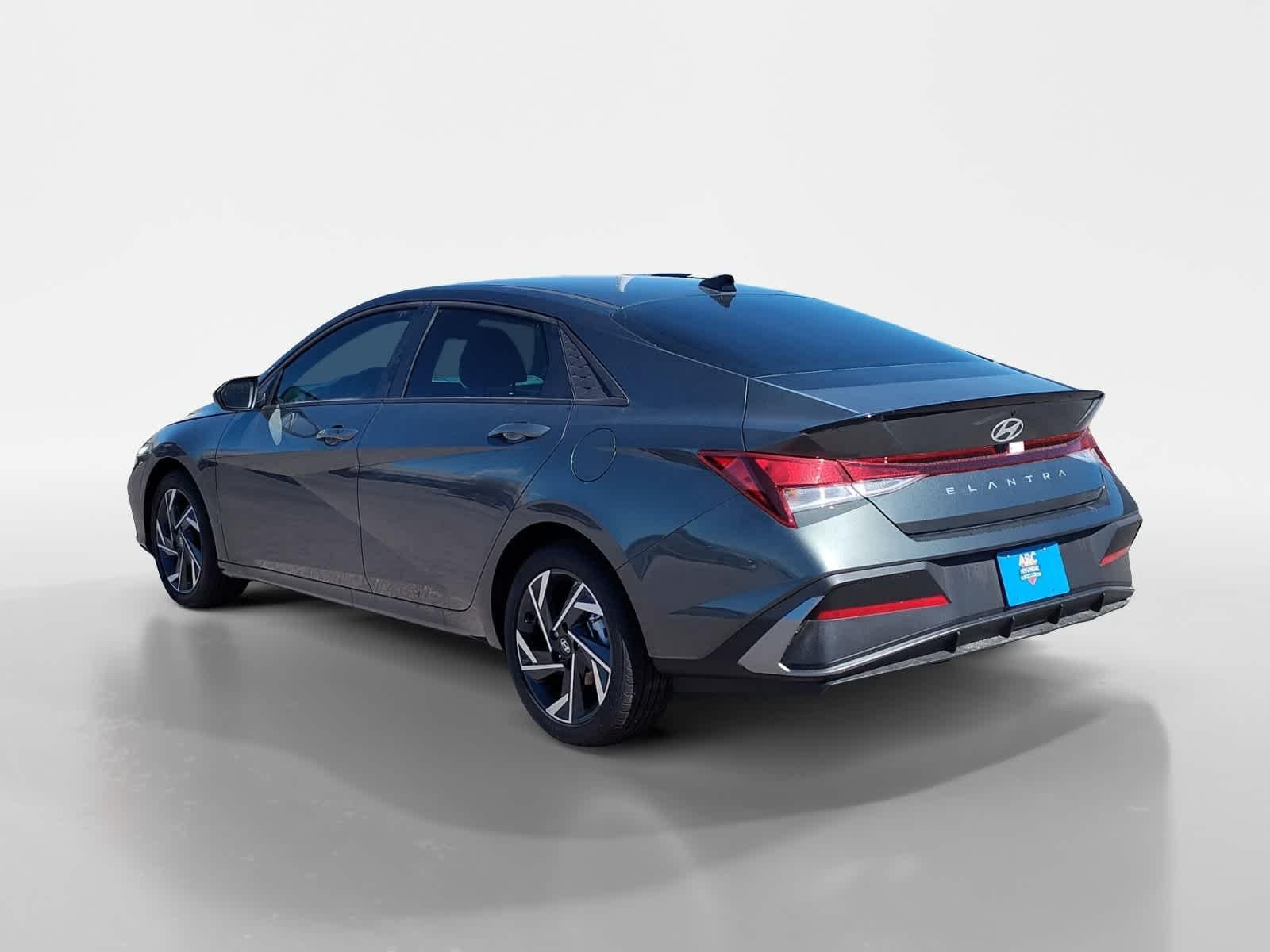 Thumbnail: 2025 Hyundai Elantra - 3