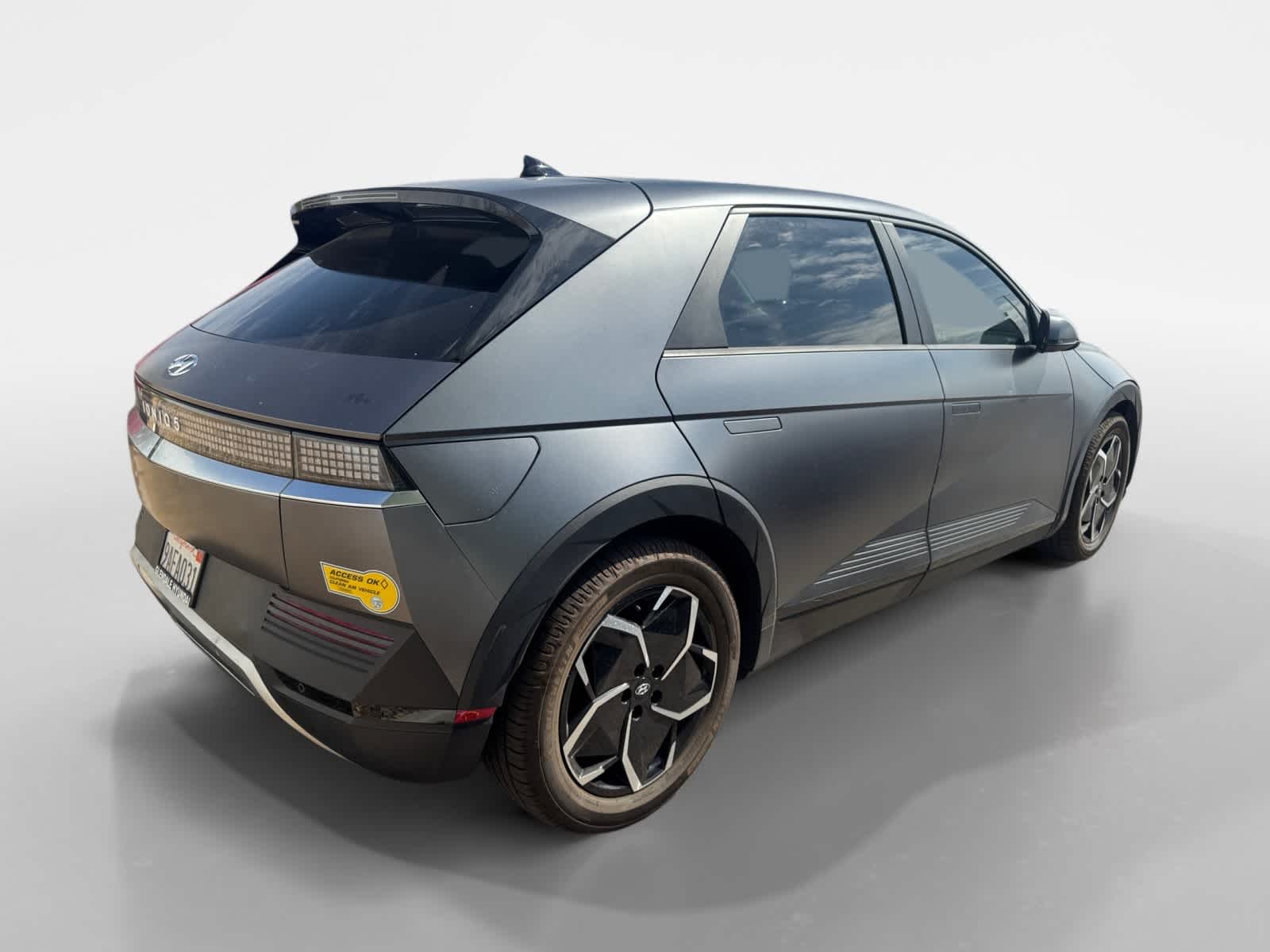 Thumbnail: 2022 Hyundai Ioniq 5 - 3
