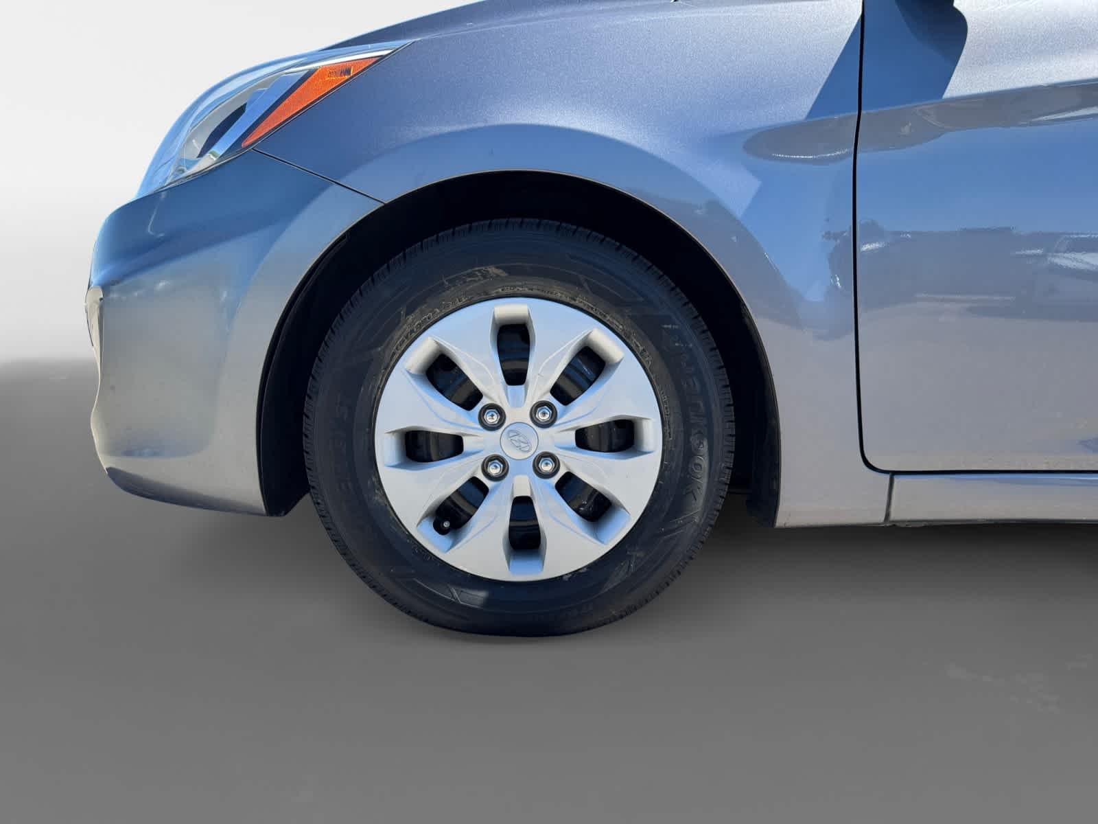 Thumbnail: 2016 Hyundai Accent - 19