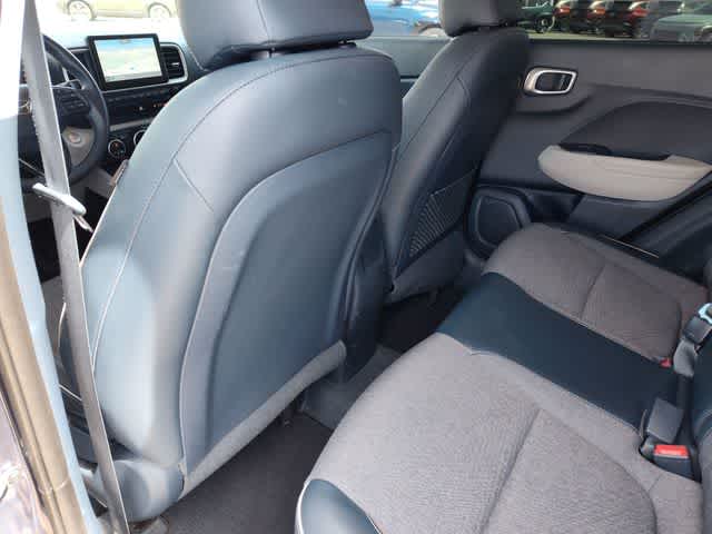 Thumbnail: 2022 Hyundai Venue - 15