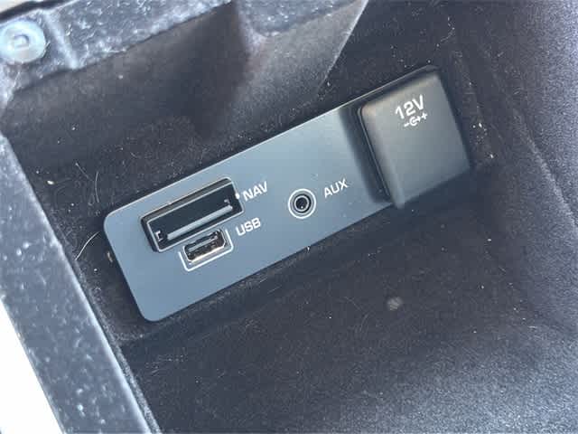 Thumbnail: 2016 Land Rover Discovery Sport - 24