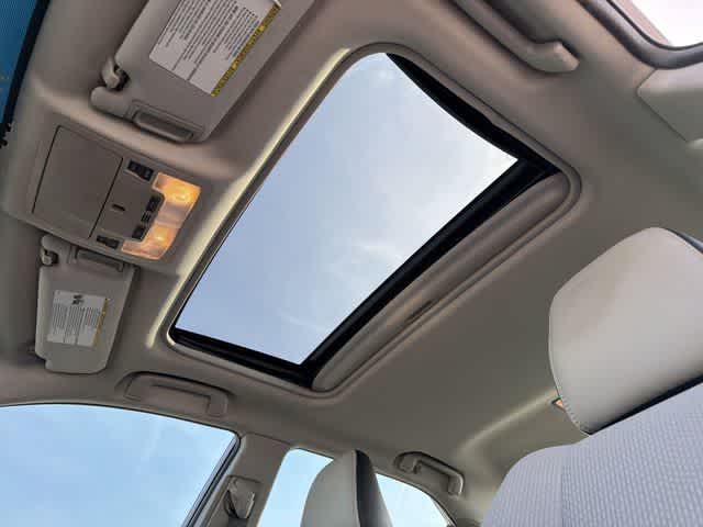 Thumbnail: 2017 Toyota Camry - 16