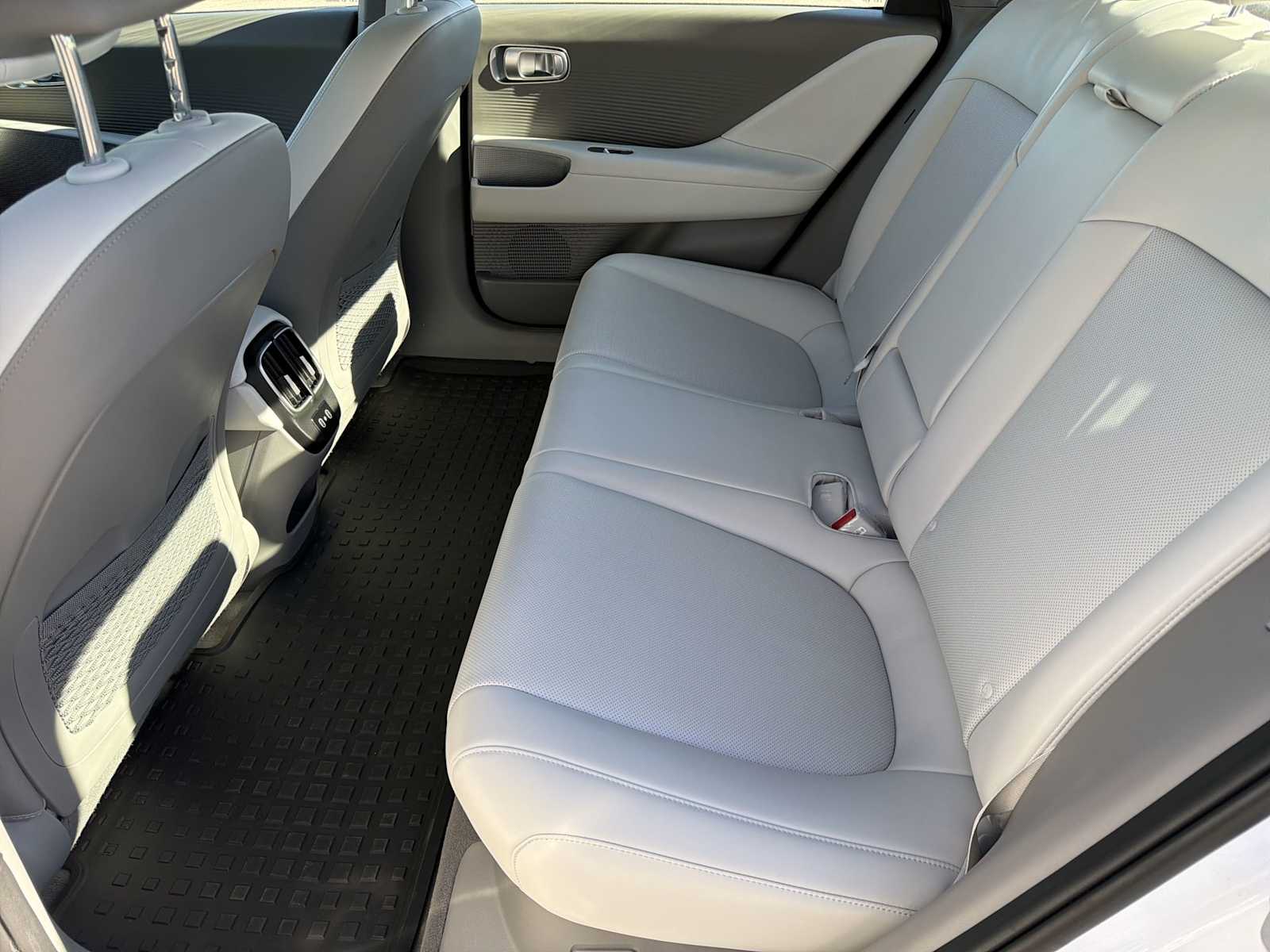 Thumbnail: 2024 Hyundai Ioniq 6 - 14