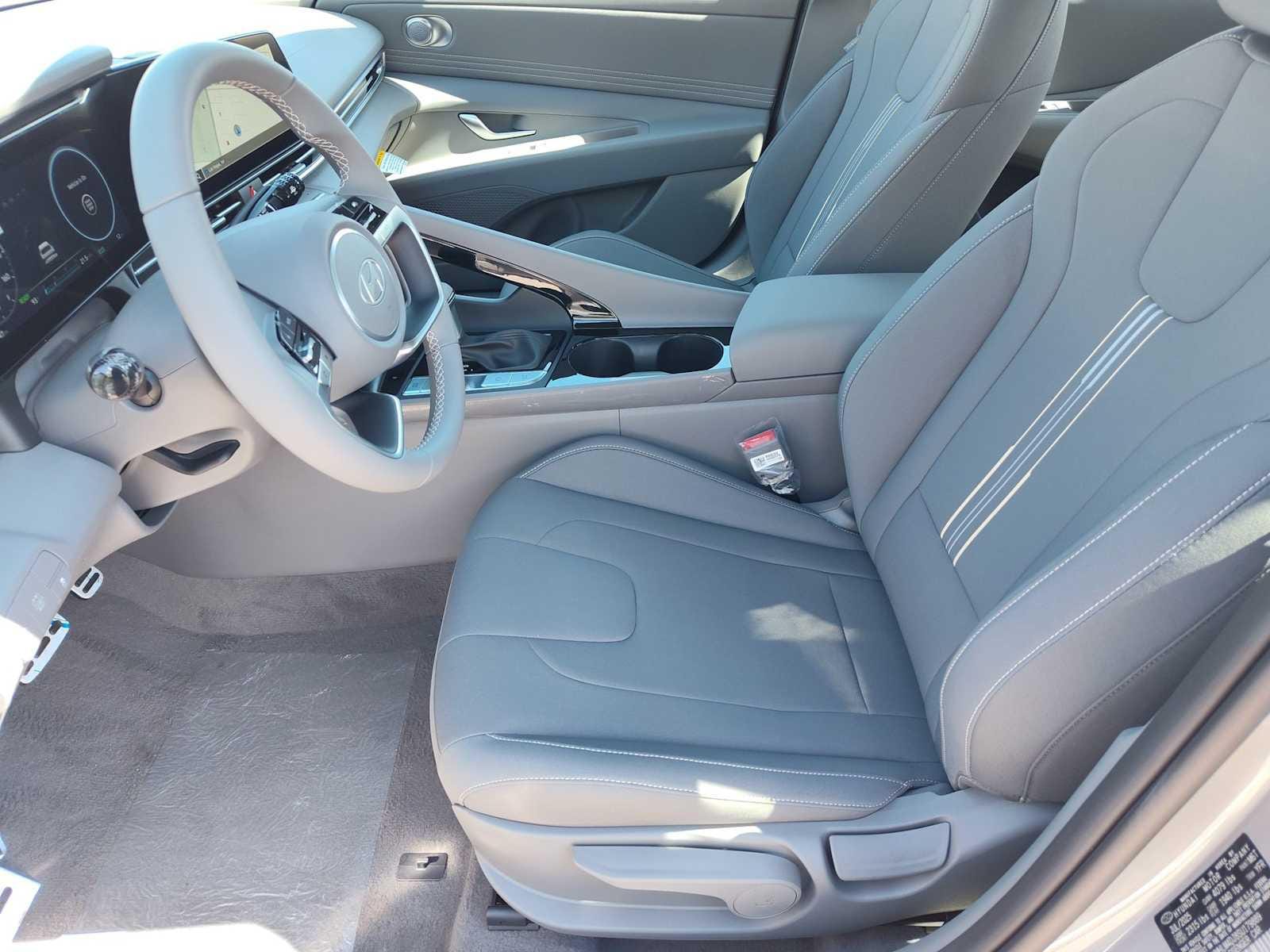 Thumbnail: 2025 Hyundai Elantra - 10