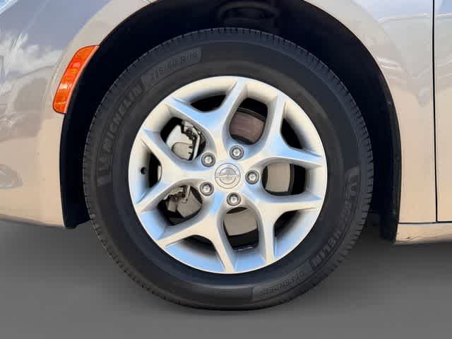 Thumbnail: 2018 Chrysler Pacifica - 9