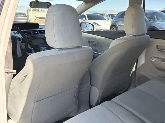 Thumbnail: 2014 Toyota Prius v - 19