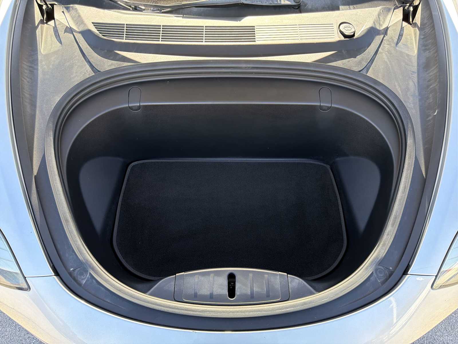 Thumbnail: 2018 Tesla Model 3 - 20