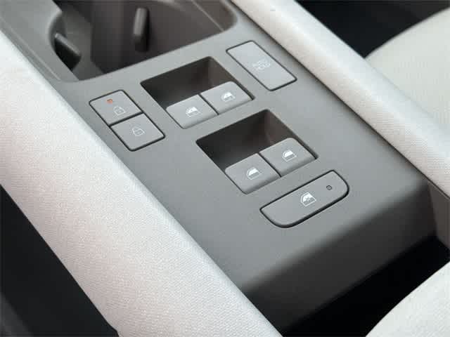 Thumbnail: 2023 Hyundai Ioniq 6 - 17